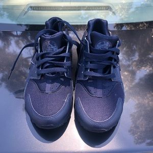 Navy Blue Nike Huaraches